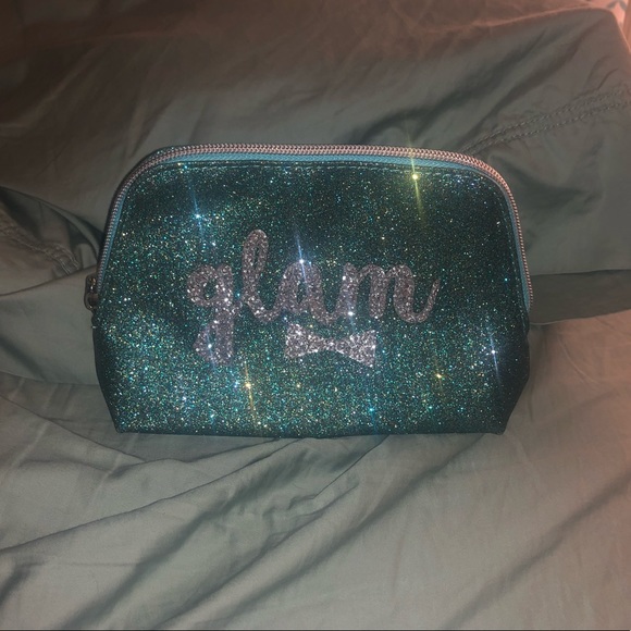 Super cute sparkly bag to hold makeup in - Picture 1 of 4